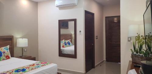 Chichen Itza - Valladolid Hotel | El Zaguán Colonial by GuruHotel