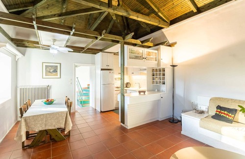 Messini Casa | Elaion Hideaway - Uncover Petalidi's Secrets