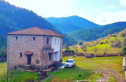 Vlacherna Chalet De Esquí | Elati Hills