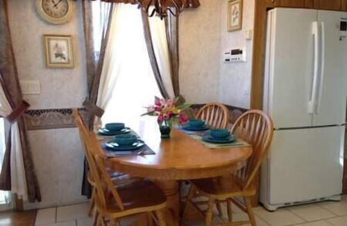 Sherkston Casa | ELCO BEACHFRONT Piece of Heaven - Beautiful Premium Cottage