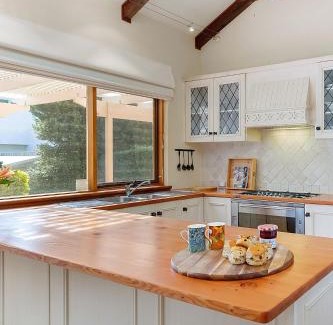 Carrickalinga Casa | Elcott House - Carrickalinga - C21 SouthCoast Holidays