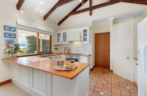 Carrickalinga Casa | Elcott House - Carrickalinga - C21 SouthCoast Holidays