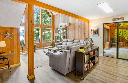 Eldon Casa | Eldon House waterfront home with firepit, full kitchen, hot tub, & washer/dryer