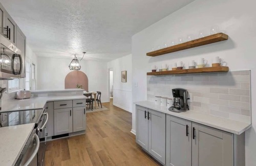 Westerville Casa | Electric Ave. - 3 BDR and Hot Tub