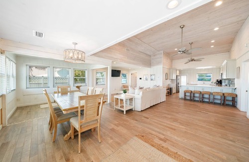 Bahama Beach Casa | Elegance at Oleander. Beach Front home with Crazy Summer Specials On Sale Now!