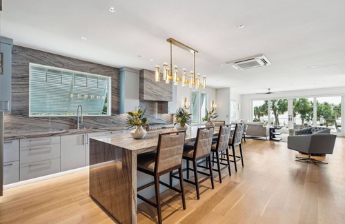 Isle of Palms Casa | ELEGANCE at the Grand Pavilion, 6 bd,Wild Dunes Oceanfront Home