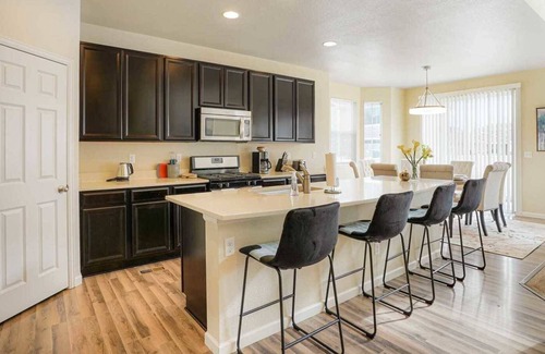 Longmont Casa | Elegance on Linda Pl