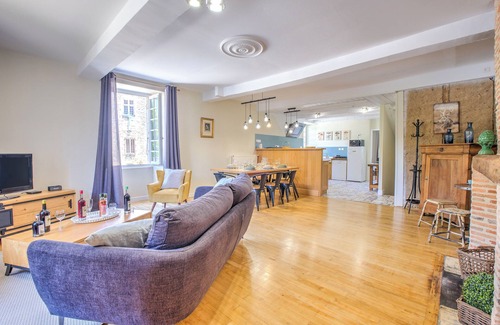 Saint-Jean-de-Cole Apartamento | Elegante alojamiento de 150 m² con vista al castillo – 3 habitaciones en el corazón del Périgord
