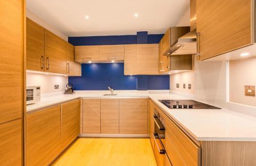 St. Dunstan's Apartamento | Elegant 1BR Apartment, 5 Min Limehouse DLR Station