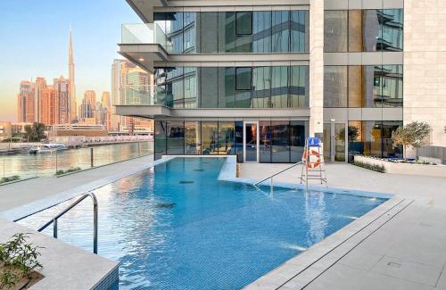 Al Safa Apartamento | Elegant 1BR Apt with Balcony Views of Burj Khalifa & Dubai Canal