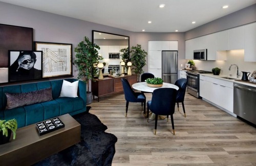 West San Jose Condominio | Elegant 1BR Condo w Stunning Outdoor Pool in Lynhaven