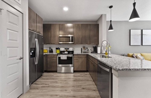 Montopolis Apartamento | Elegant 1BR King Suite Close to DT w Fast Wifi