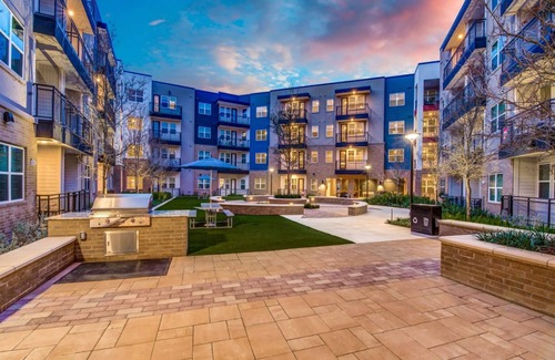 Montopolis Apartamento | Elegant 1BR King Suite Close to DT w Fast Wifi