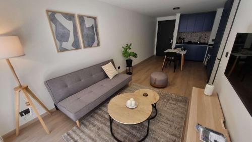 Apoquindo Apartamento | Elegant 1BR Retreat for 3 in Vibrant Las Condes