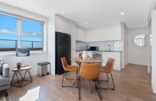 Preston Apartamento | Elegant 2-Bed with Large Balcony by High Street