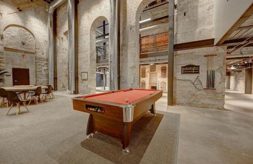 Westown Apartamento | Elegant 2BD near Historic Pabst Brewery - Fiserv