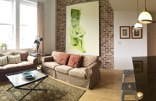 City Center Condominio | Elegante 1BR / 2BA en el corazón de Downtown RVA con aparcamiento vigilado