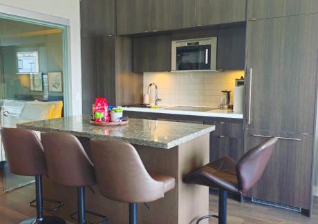Bloor-Yorkville Apartamento | Elegant 2BR & 2BA Retreat in Prime Yorkville, Downtown