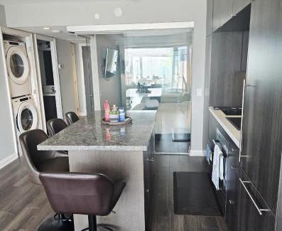Bloor-Yorkville Apartamento | Elegant 2BR & 2BA Retreat in Prime Yorkville, Downtown