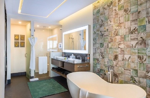 Playa Mujeres Complejo | Elegant 2BR/3BA Suite at the 5 Diamond Garza Blanca Resort in Cancun