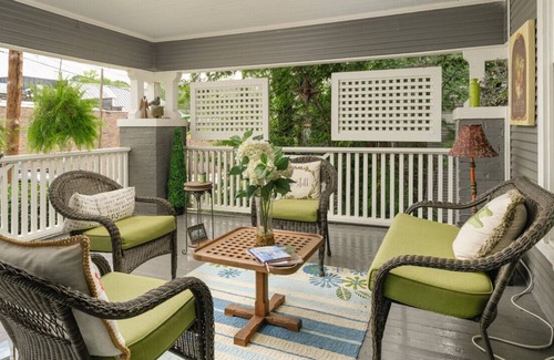 North Chattanooga Casa | Elegant 2BR North Chatt Bungalow-AMAZING Location!