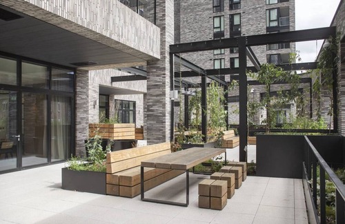 St. Pancras and Somers Town Apartamento | Elegant 3-bedroom Condo
