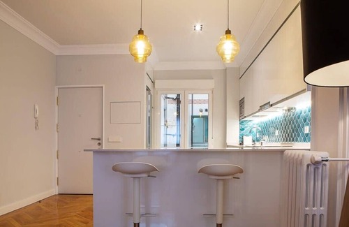 Jeronimos Apartamento | Lovely & Elegant 3Bed in Park El Retiro - Madrid Center