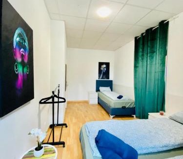 Liesing Apartamento | Elegant 3-Bedroom Retreat Convenient City Access
