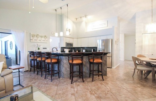 Palmetto Casa | Elegant 3 BR/2 BA Private Pool Home - Florida Oasis