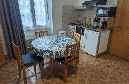 Bourbonne-les-Bains Cabaña | Gîte 3* avec toit-terrasse ensoleillé, près des thermes et du casino, parking disponible