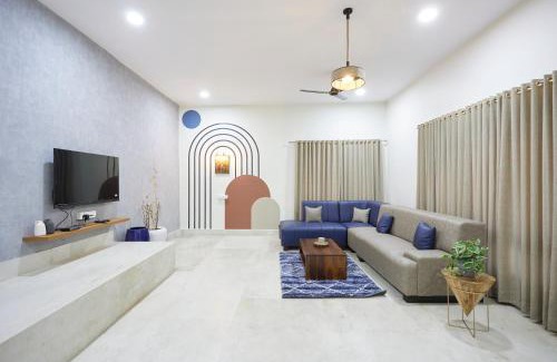 Banjara Hills Villa | Elegant - 3BHK AC Villa with Lawn BanjaraHills HYD