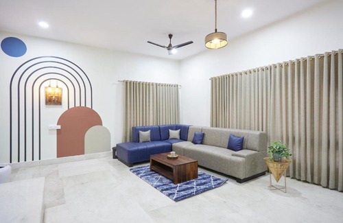 Banjara Hills Villa | Elegant - 3BHK AC Villa with Lawn BanjaraHills HYD