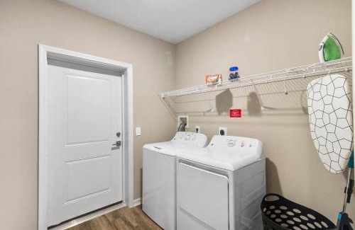 Melbourne Apartamento | Elegant 3BR/2BA Condo Near Beaches & Attractions