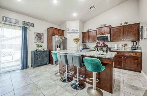 Roosevelt Casa | Elegant 3BR Home in Fresno