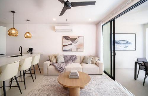 Lower Carlton Beach Casa | Elegant 3BR Pool Villa Beach 5min Holetown