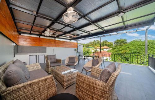Ban Saiyuan Apartamento | Elegant 3BR Private Pool Villa Sara near Naiharn
