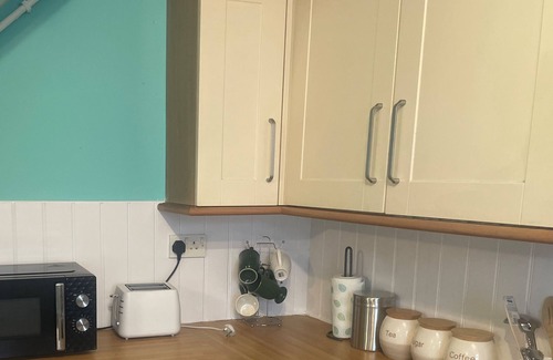 Sittingbourne Casa | Elegant 3Br w/ Free Parking, Garden, Pet Friendly