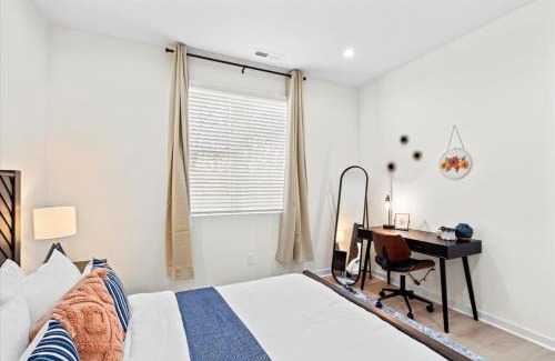 Charlotte Apartamento | Elegant 3BR3.5BA Modern Charlotte Townhouse
