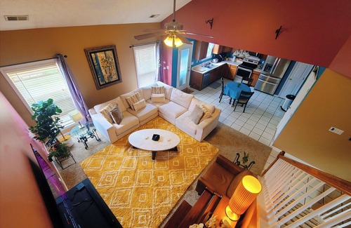 Lexington Casa | Elegant 4BR Retreat Near Hospitals - Pet Friendly