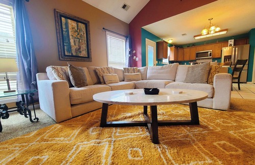 Lexington Casa | Elegant 4BR Retreat Near Hospitals - Pet Friendly