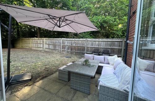 Runnymede Casa | Elegant 5 Bed 5 Bath Home