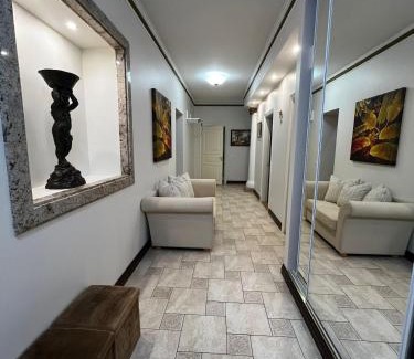 Kesklinn Apartamento | Elegant 5 bedr apartment with sauna in the centre, near Viru and Old Town, with private parking