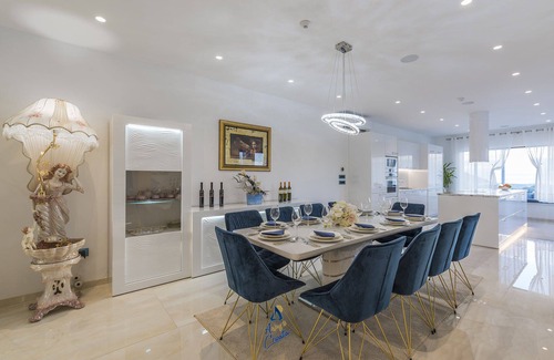 Kastelir Villa | Elegante villa con piscina climatizada de agua salada e interiores elegantes cerca de la costa