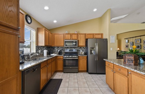 Orange Tree Villa | Elegant 5bd / 4ba Villa with pool / Spa near Disney