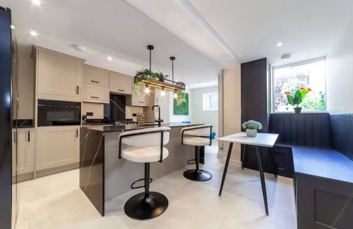Crofton Park Casa | Elegant 5BR house w/garden & terrace, SE London