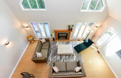 Caledon Casa | Elegant 6 Bedroom Modern Retreat in Caledon