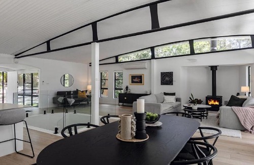 Macmasters Beach Casa | Elegant Abode Only Moments To Macmasters Beach