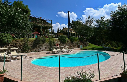 Torgiano Otro | Elegante Apartamento en Torgiano con Jardín