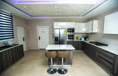 Adenta Casa | Elegant and Cosy Four Bedroom Home in Accra