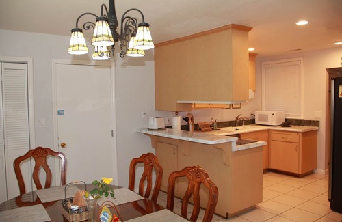 Evergreen Casa | Elegante y acogedor 3 Bd / 2 Ba casa cerca del centro de San José